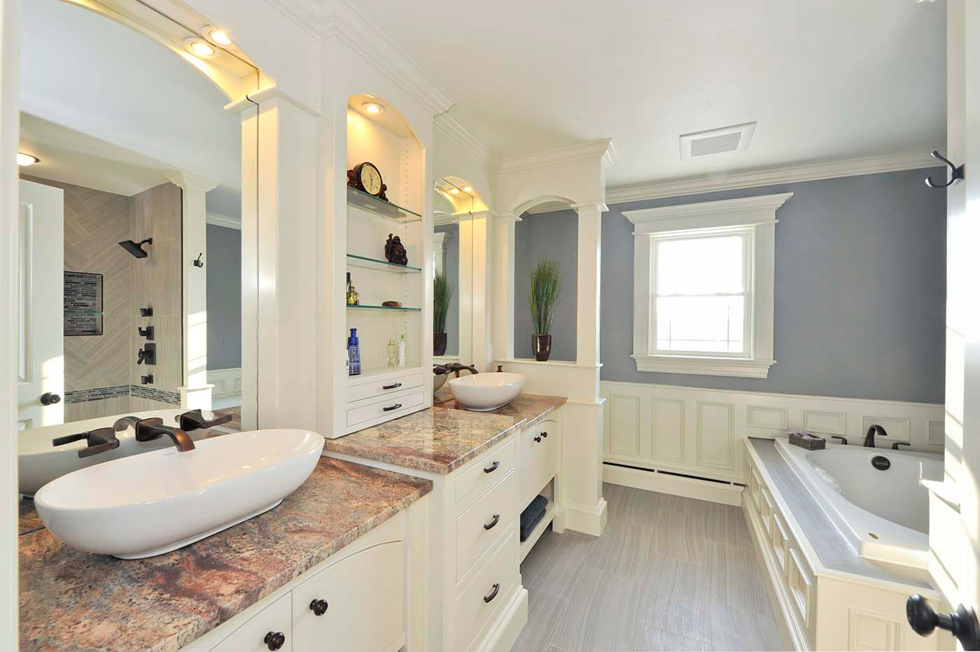 Custom Bathrooms & Vanities